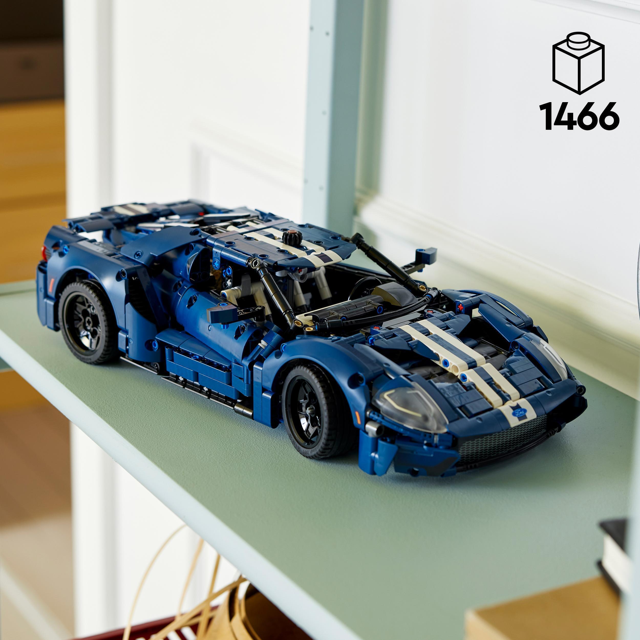 LEGO Technic 42154 - 2022 Ford GT - Image 3