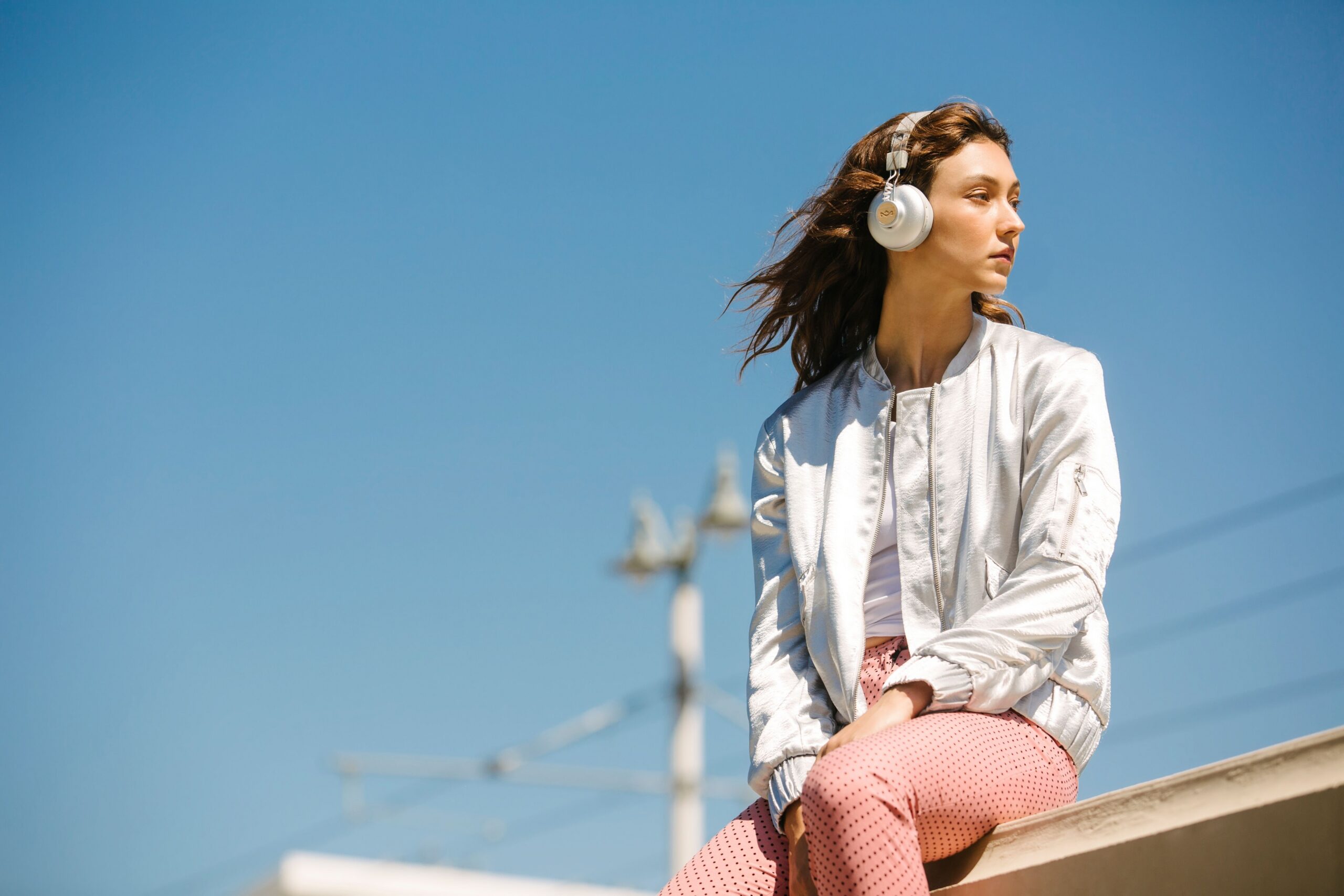 House of Marley Positive Vibration 2 juhtmevabad Bluetooth-kõrvaklapid, hõbedased - Image 3