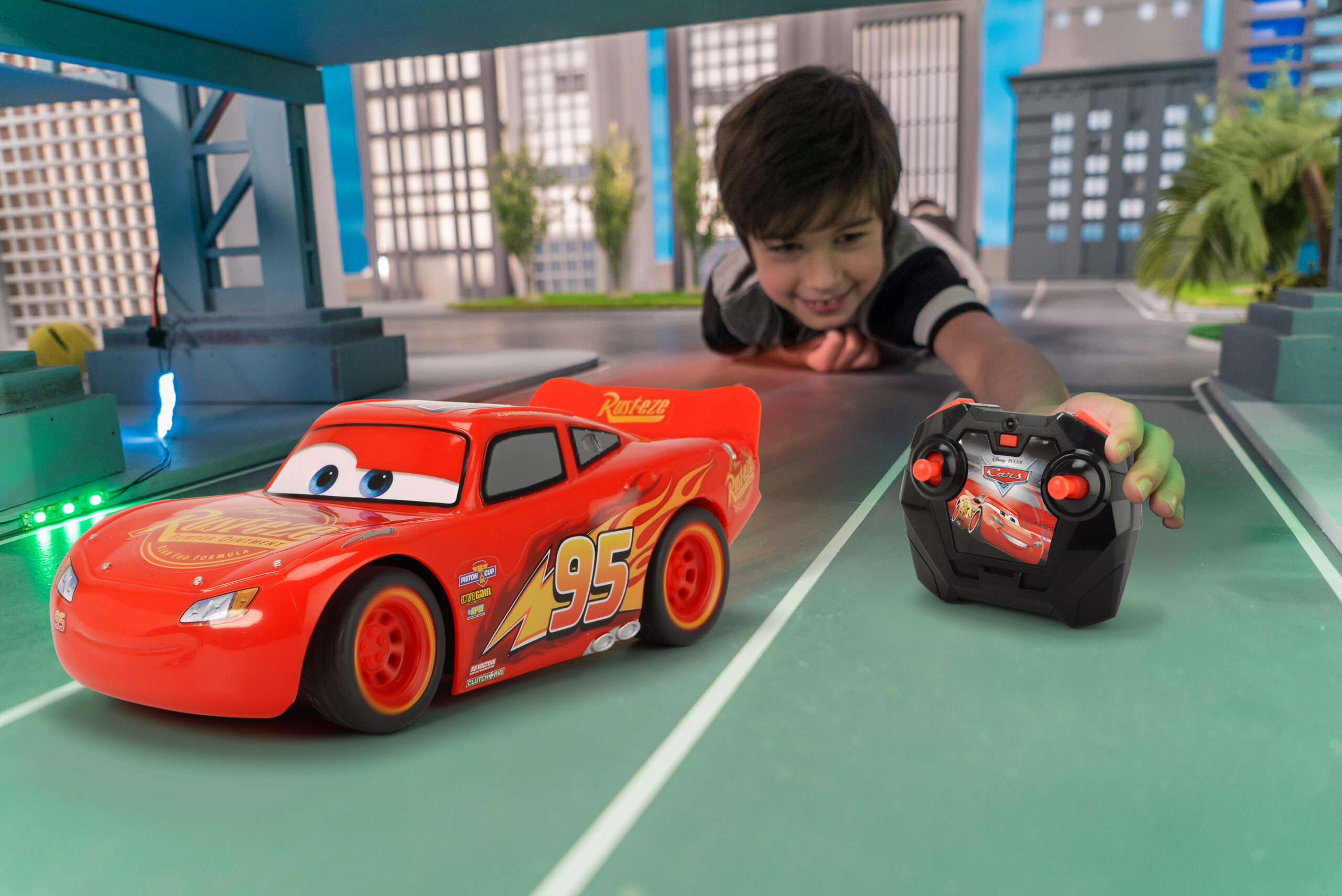 Disney Cars Lightning McQueen Turbo Racer kaugjuhtimispult - Image 5