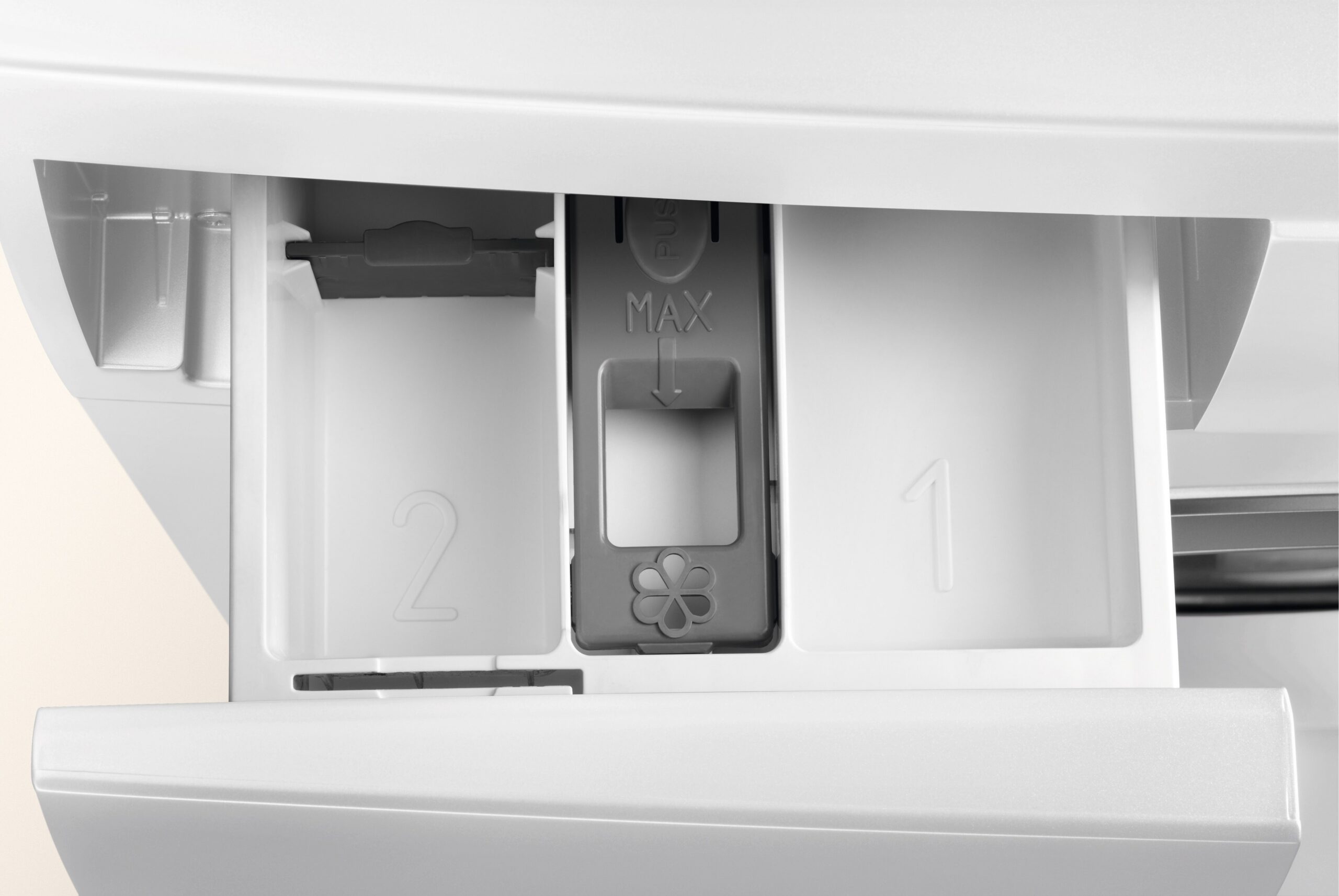 Electrolux EW6S5426E6 PerfectCare 600 Slim pesumasin - Image 3