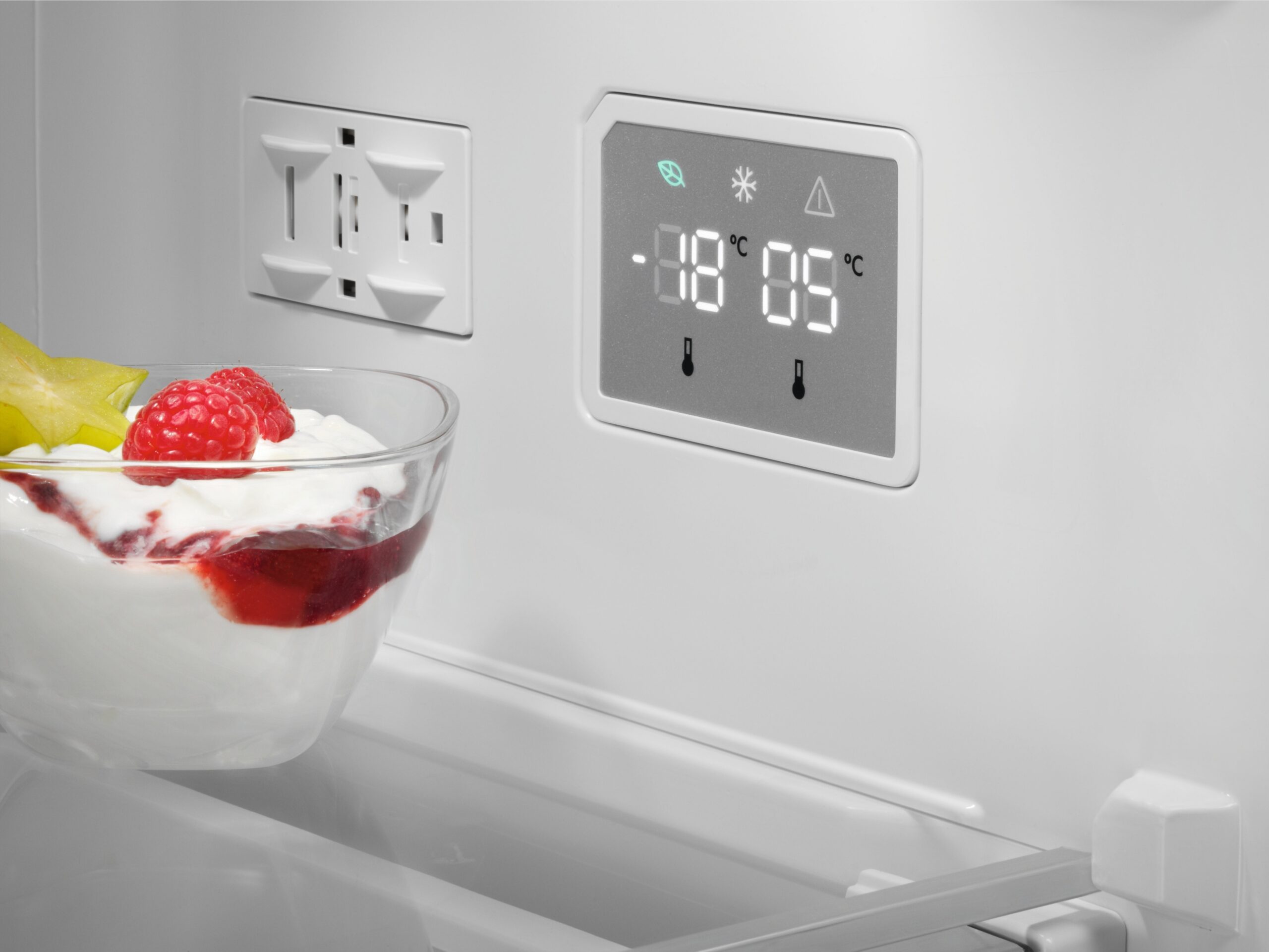 AEG RCB632E9MU 6000 seeria külmkapp-sügavkülmik, teras - Image 4