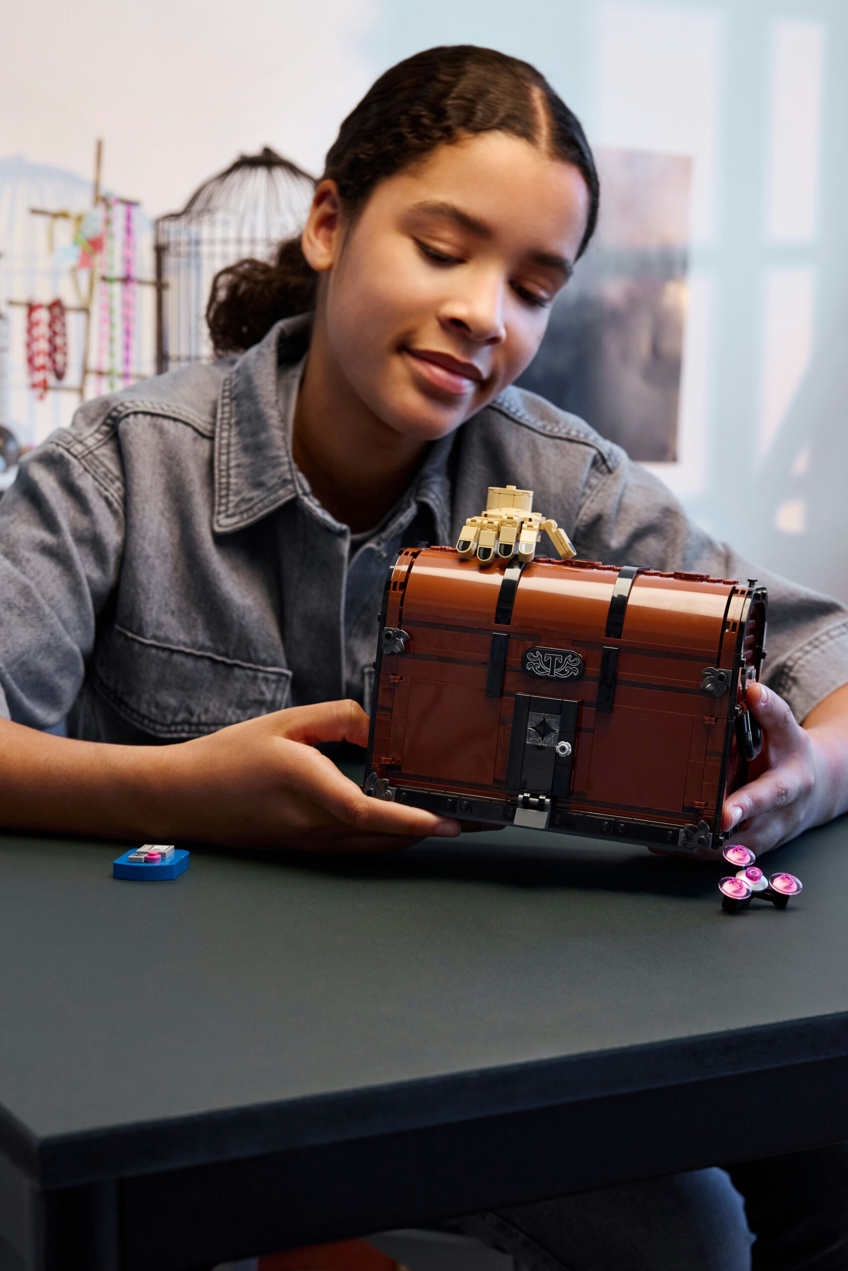 LEGO Wednesday 76785 - Asja korter - Image 4