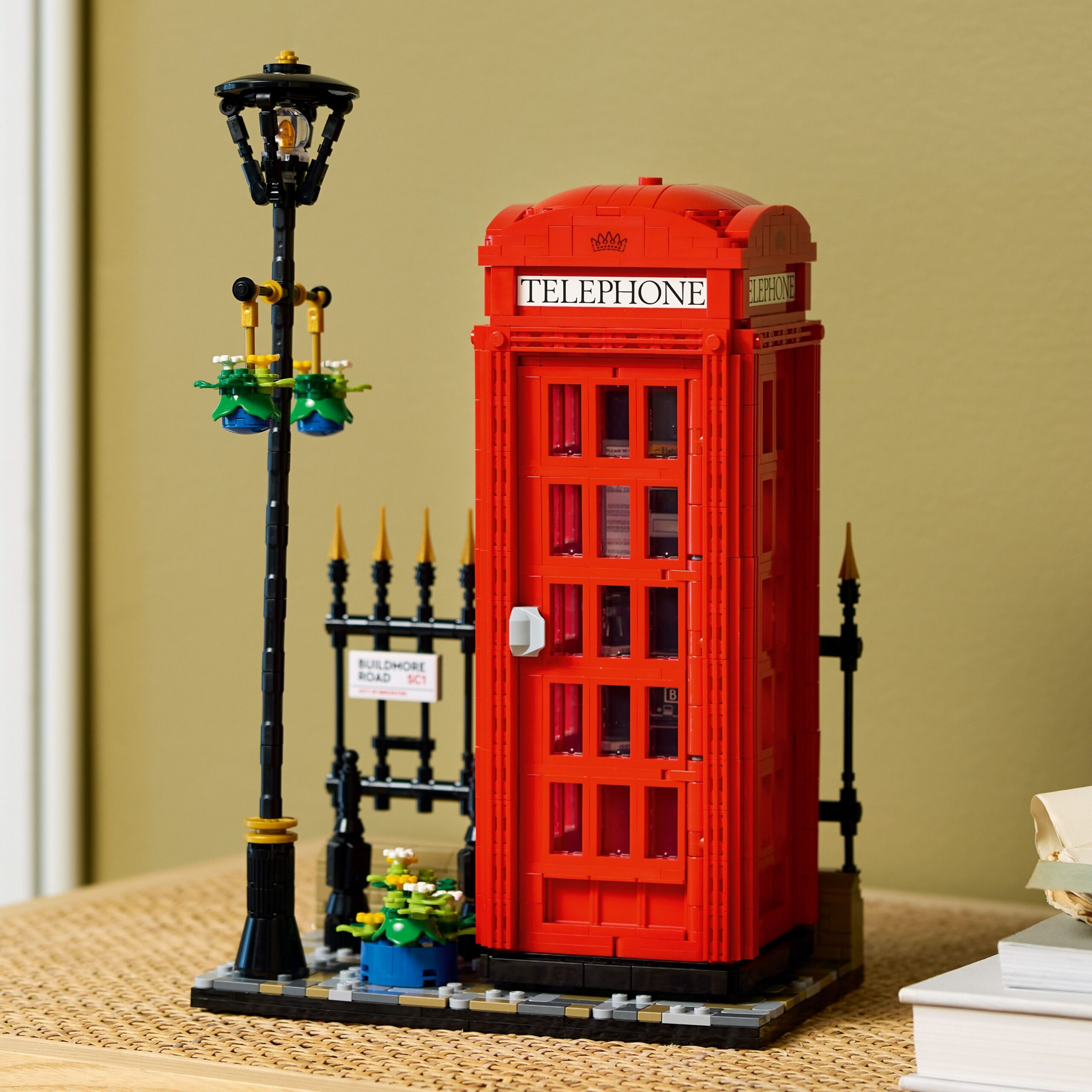 LEGO Ideas 21347 - Londoni punane telefoniputka - Image 3