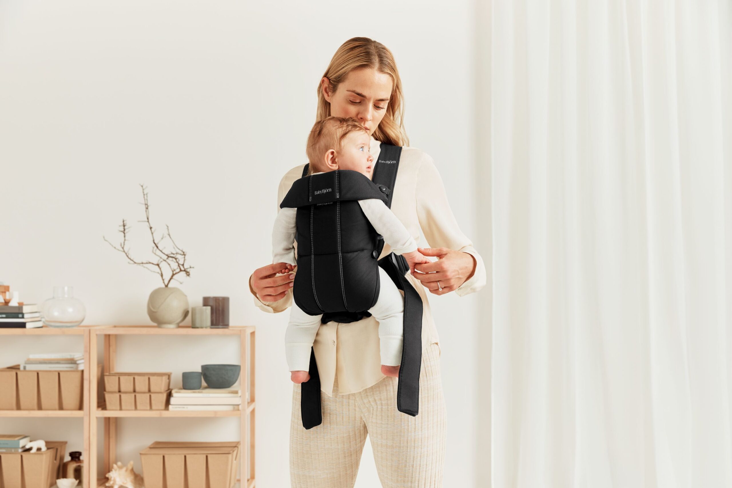 BabyBjörn Mini kootud -kandeseljakott, must - Image 2