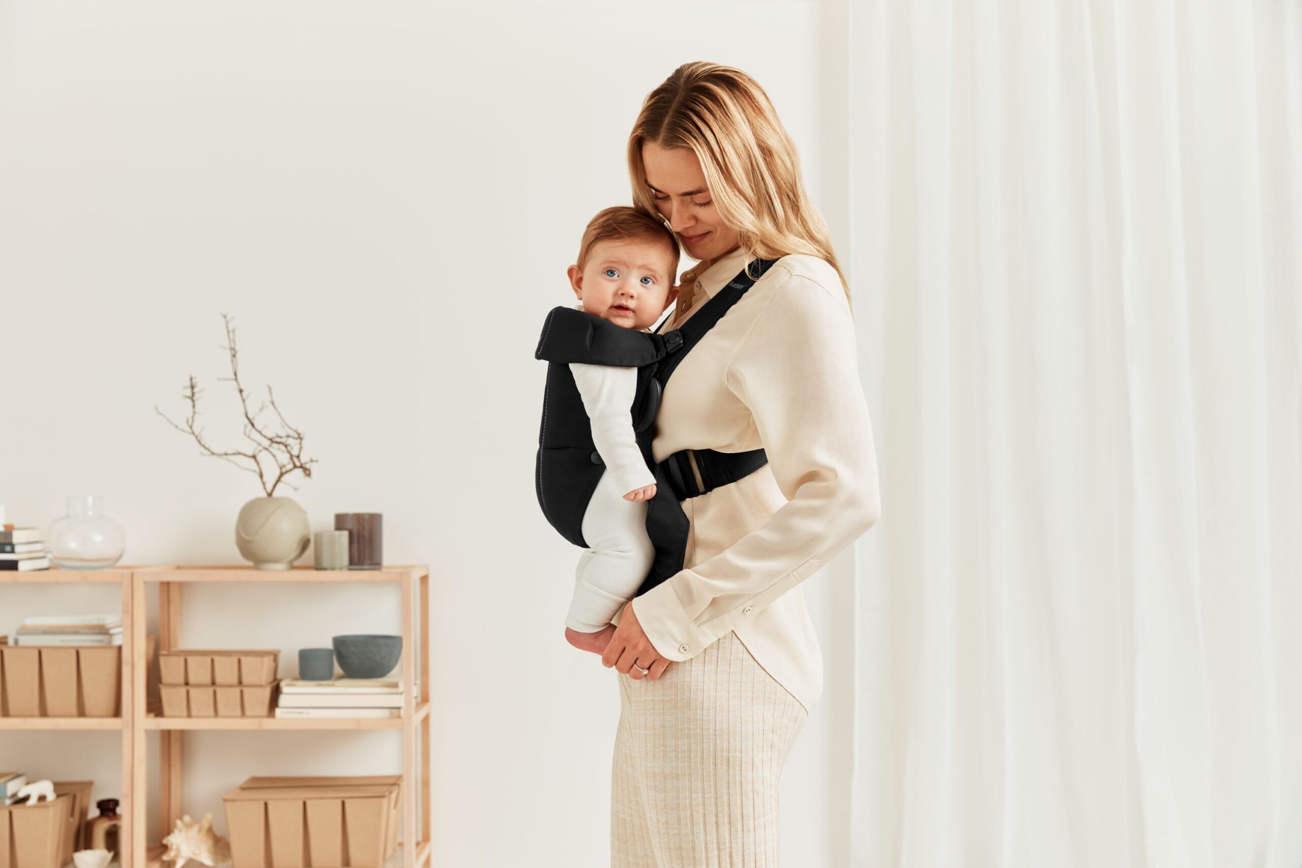 BabyBjörn Mini kootud -kandeseljakott, must - Image 5