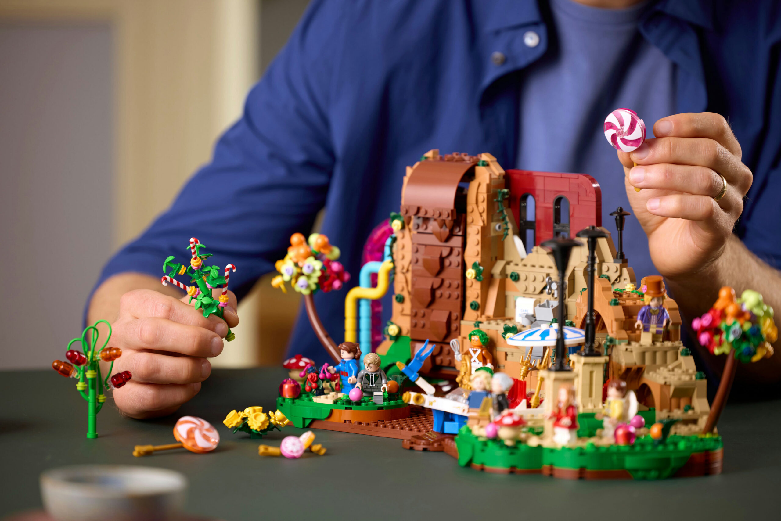 LEGO Ideas 21360 Metssiga ja šokolaadivabrik - Image 4