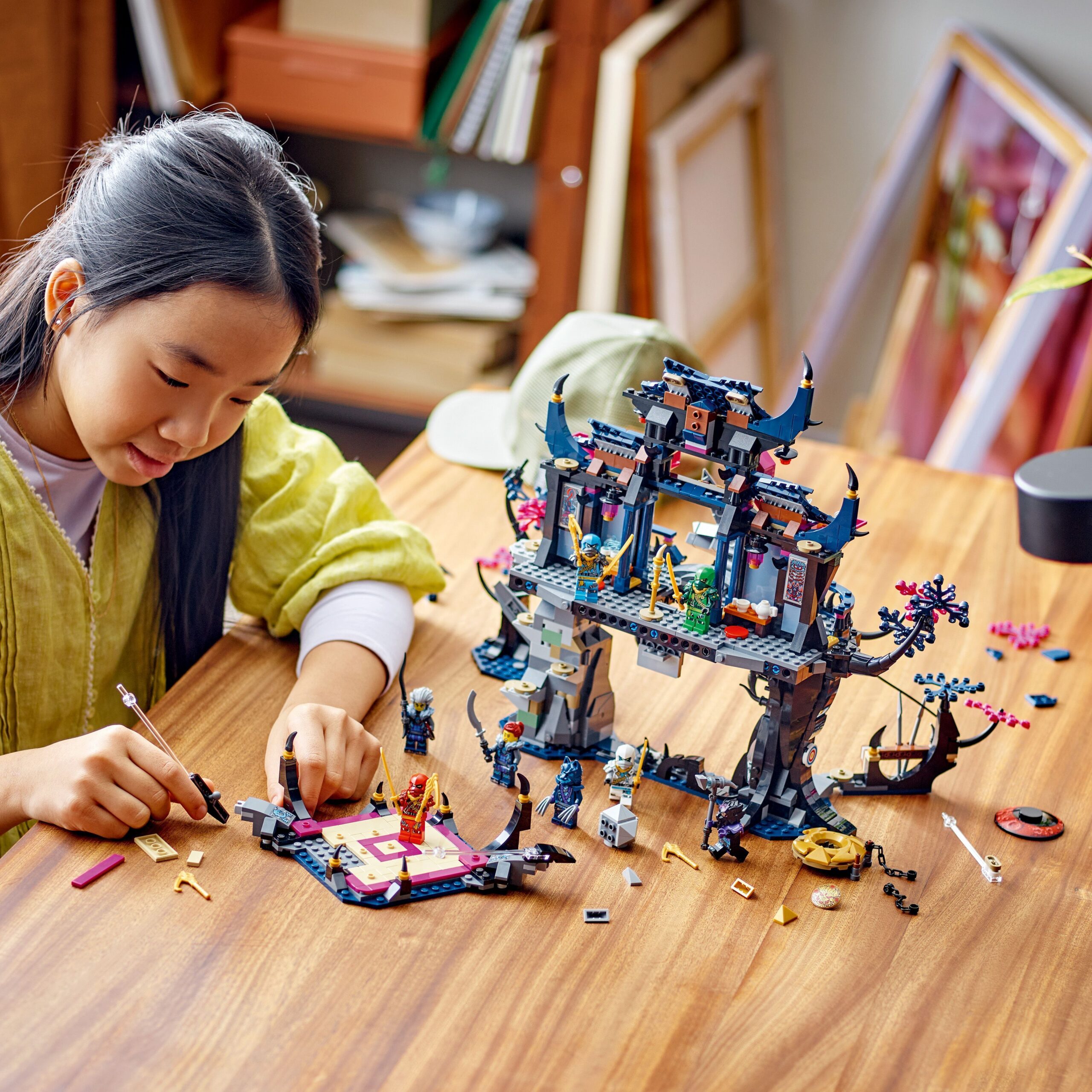 LEGO Ninjago 71813 - Wolf Mask Shadow Dojo - Image 3