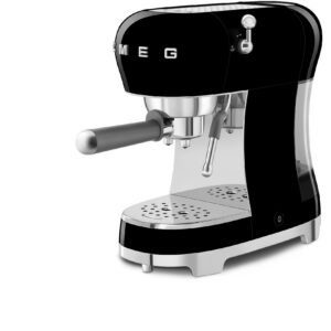 Smeg ECF02BLEU espressomasin, must