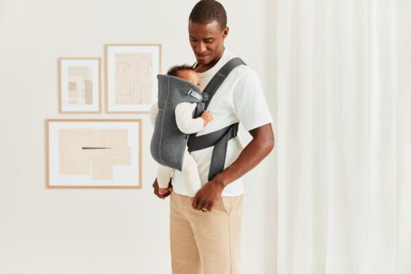 BabyBjörn Mini 3D Jersey seljakott, tumehall - Pilt 3