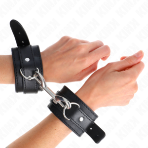 WRIST RESTRAINTS-SINGLE RIVET ROW BLACK ADJUSTABLE 17-28 CM X 5 CM