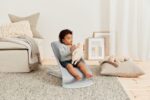 BabyBjörn Bliss Woven Bundle -sitteri + lelu, Light Grey/Googly Eyes(pastelli) - Pilt 5
