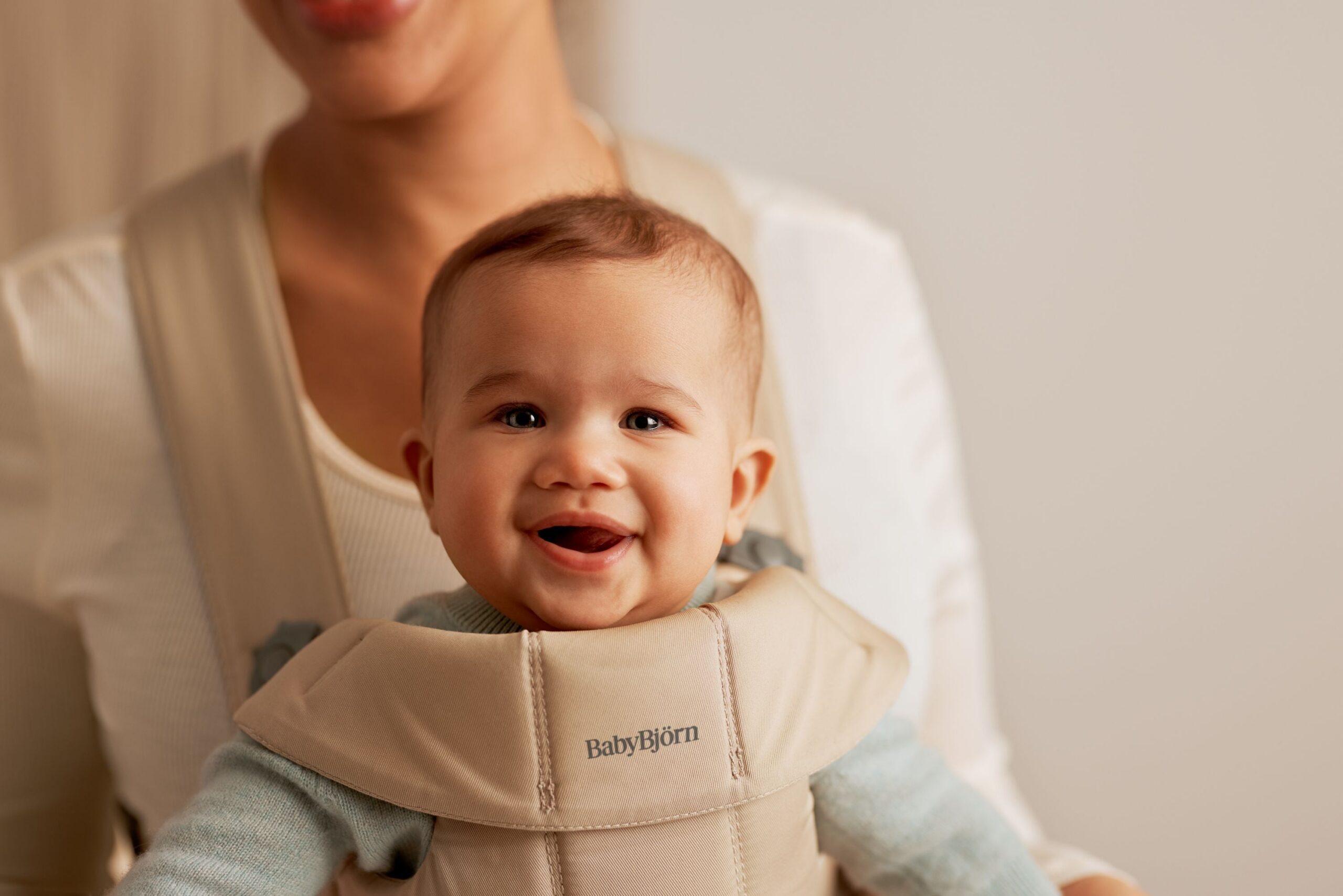BabyBjörn Mini kootud kandekott, beež - Image 3