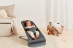 BabyBjörn Bliss kootud kandekott + mänguasi, antratsiithall/Googly silmad - Pilt 4