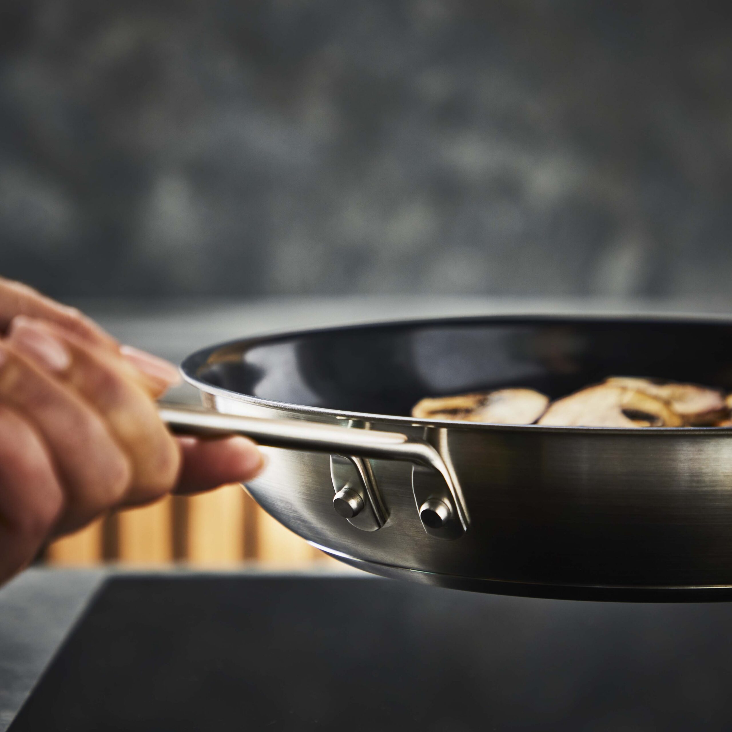 Tefal Nordica wok-pann 28 cm, keraamiline/roostevaba teras - Image 5