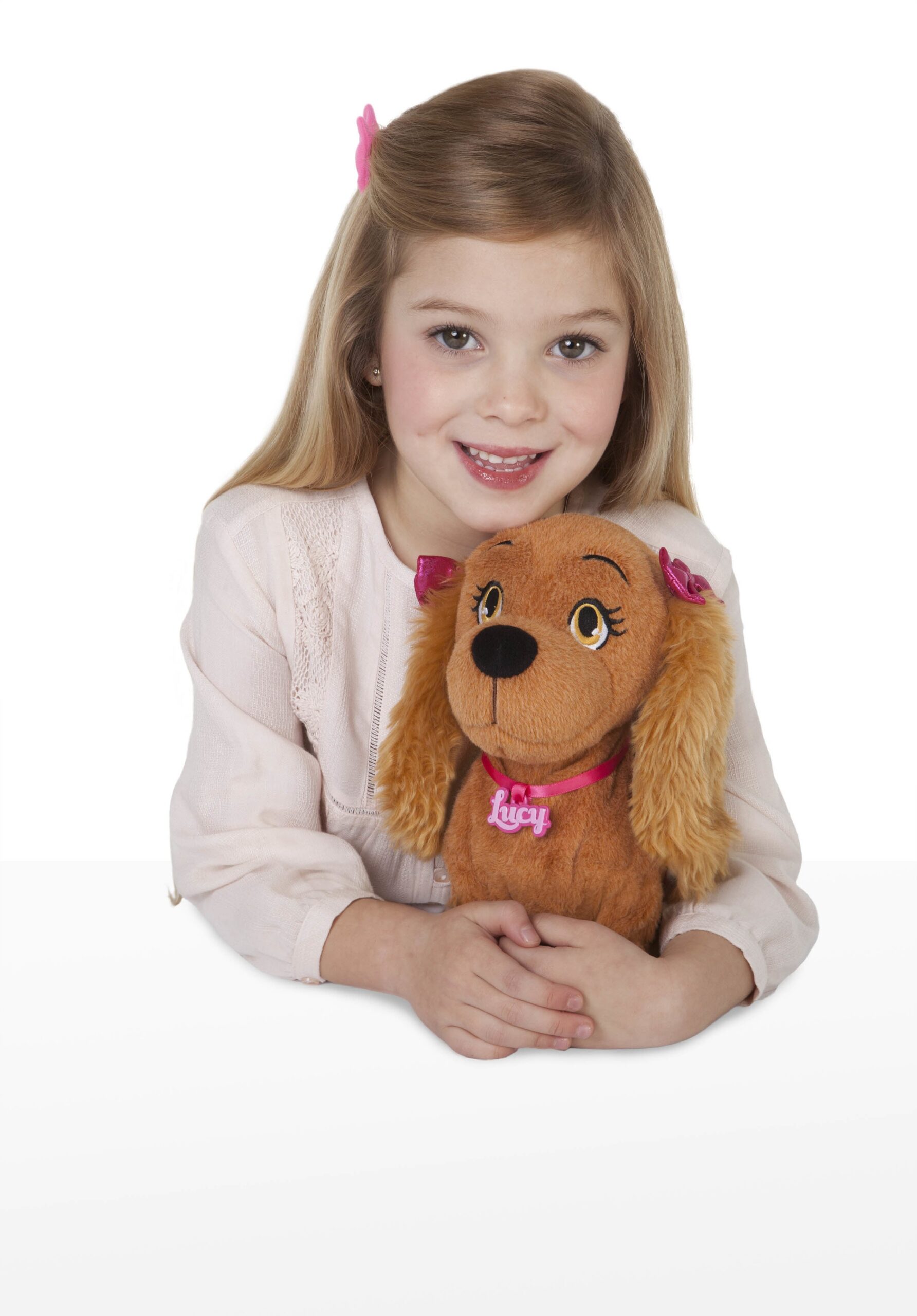 Club Petz Lucy laulev ja tantsiv kutsikas