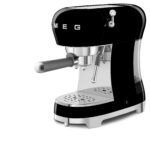 Smeg ECF02BLEU espressomasin, must
