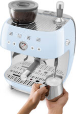 Smeg EGF03PBEU espressomasin veskiga, pastellsinine - Pilt 4